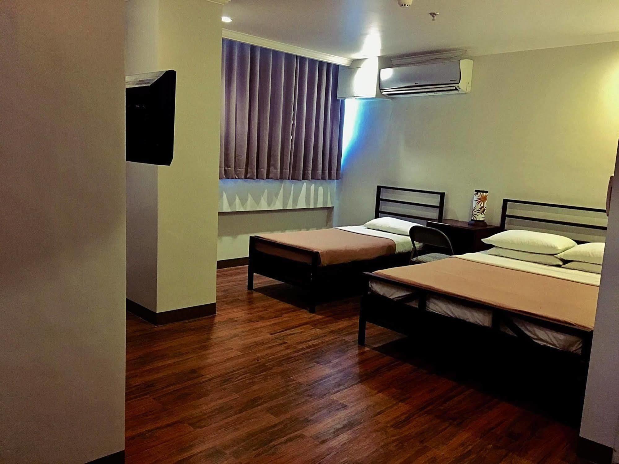 Hotel Tiffany Laoag Εξωτερικό φωτογραφία